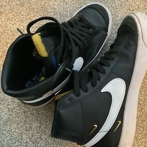 Women’s Nike Blazers - Black